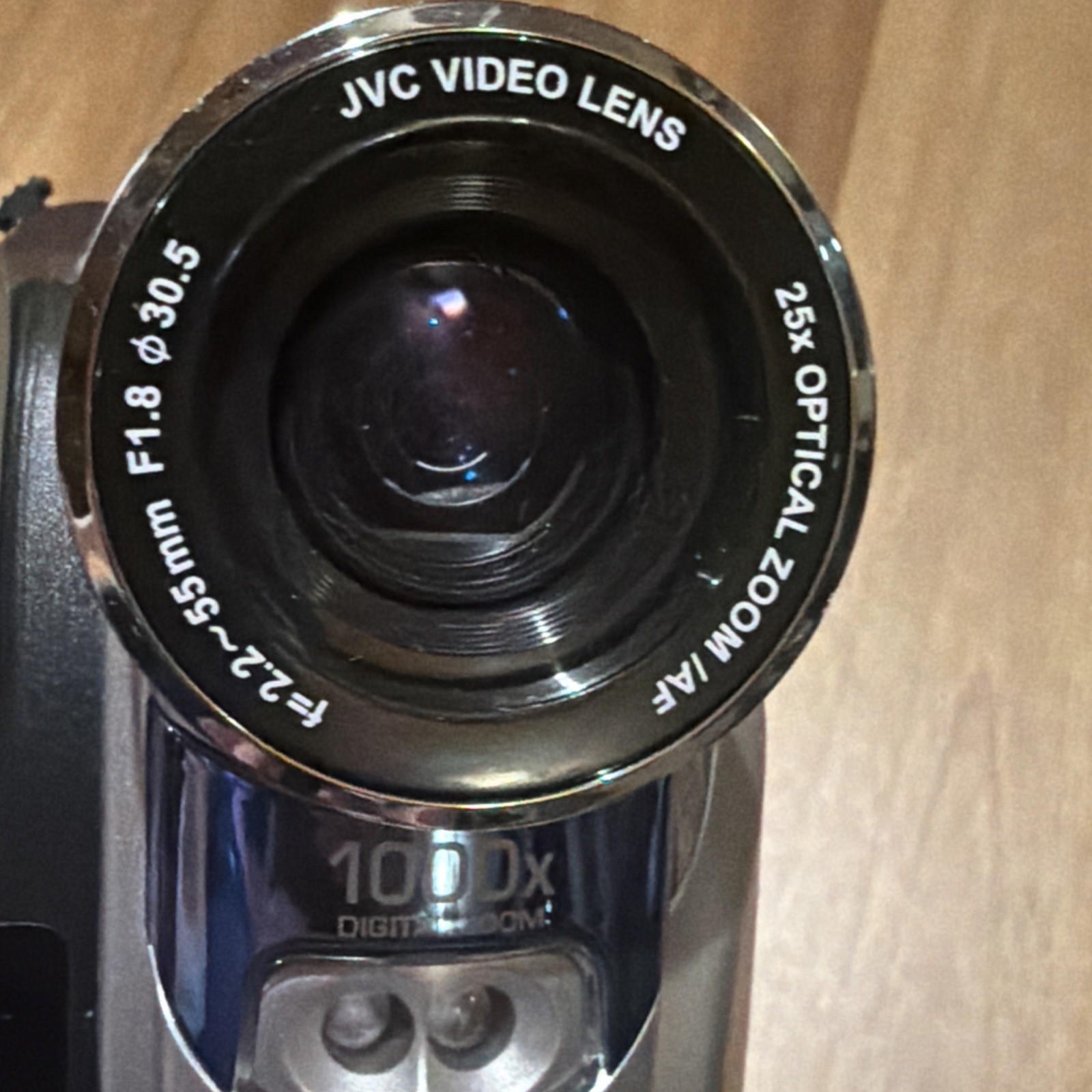 JVC COMPACT VHS CAMCORDER MODEL GR-SXM38U