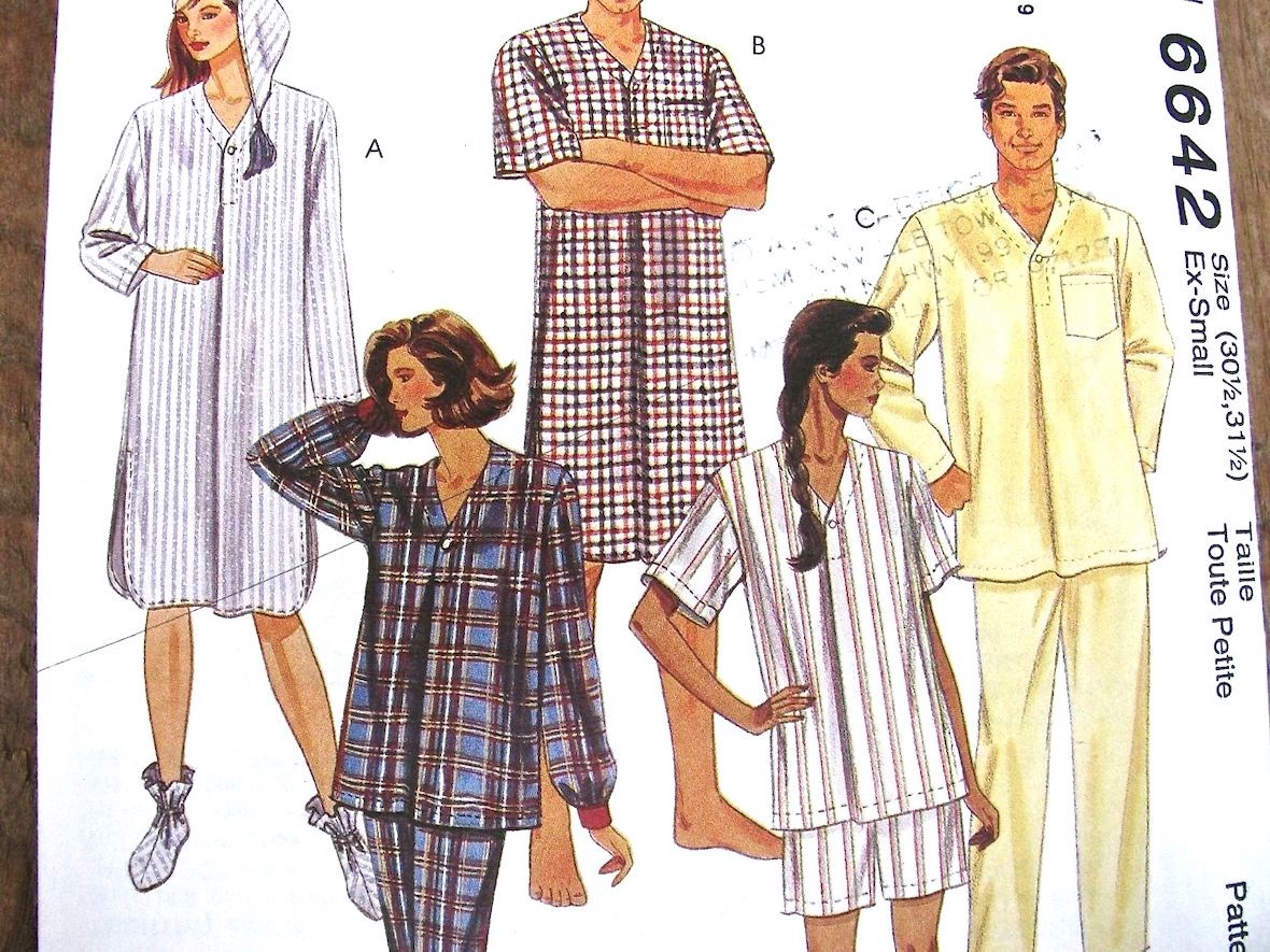 Sleepwear Sewing Pattern Unisex Nightshirt Pajamas McCalls 6642 Size XS Uncut