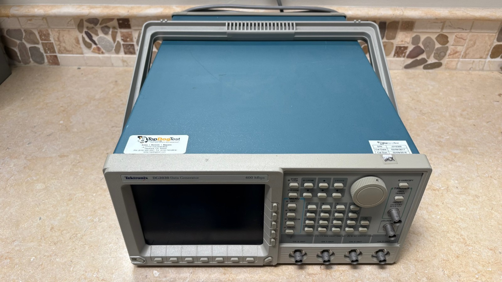 Tektronix DG2030 Data Pattern Generator 400 MHz 4-Ch Digital Signal Source GPIB