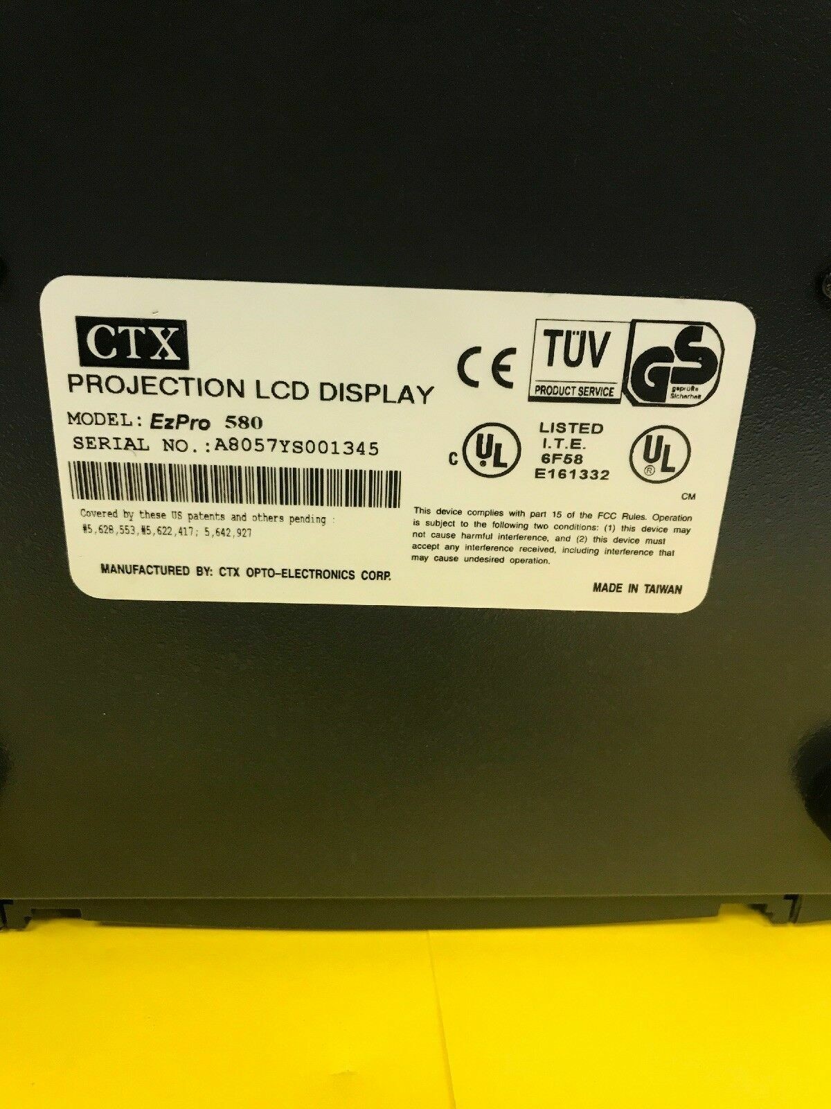 CTX EZPro 580 LCD PROJECTOR w/ CASE, CORDS, ADAPTERS (PREOWNED)