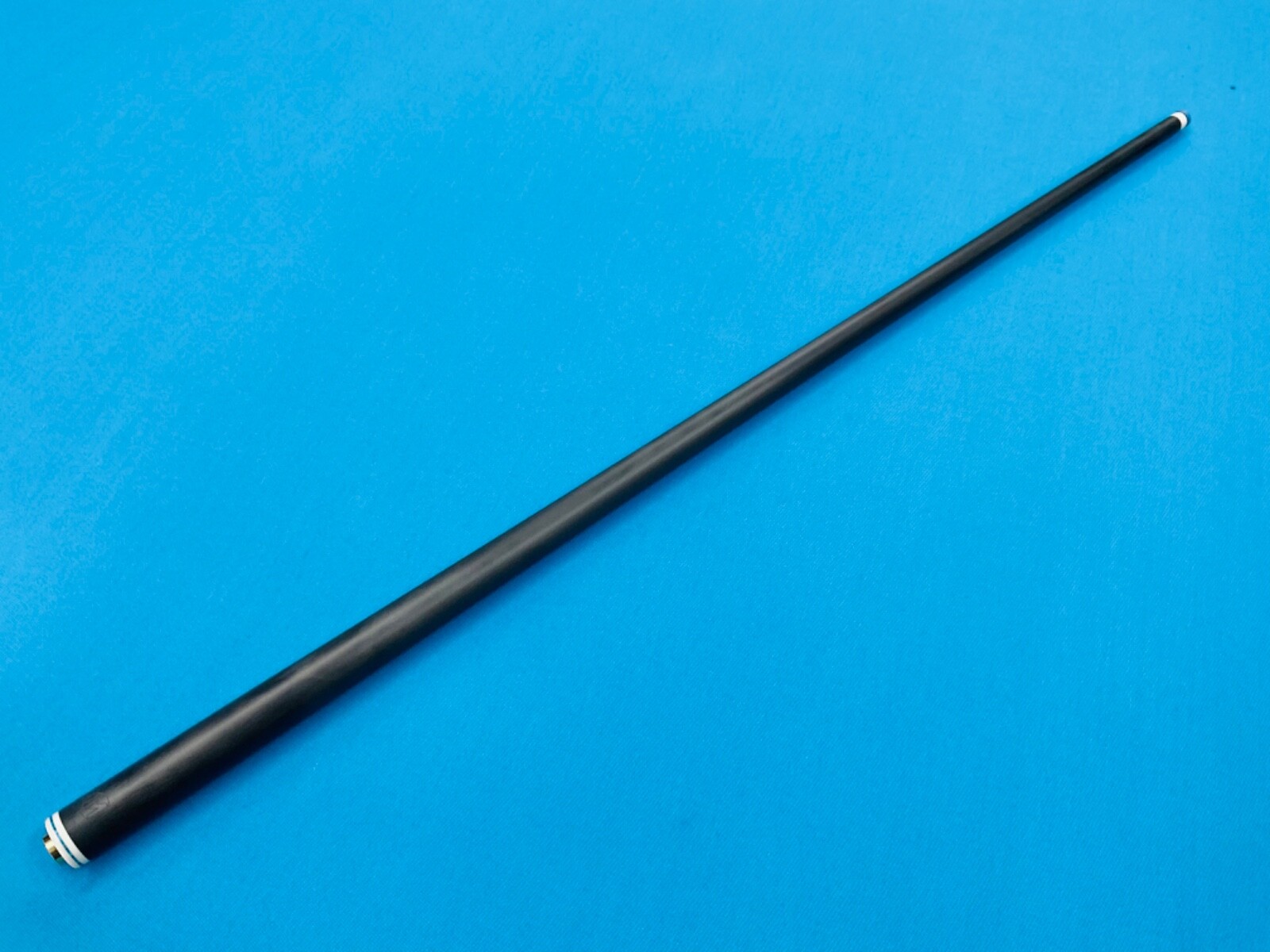 CARBON FIBER CAROM SHAFT BY MOLINARI *UNI-LOC 11 mm. ** FITS PREDATOR CUES ALSO.