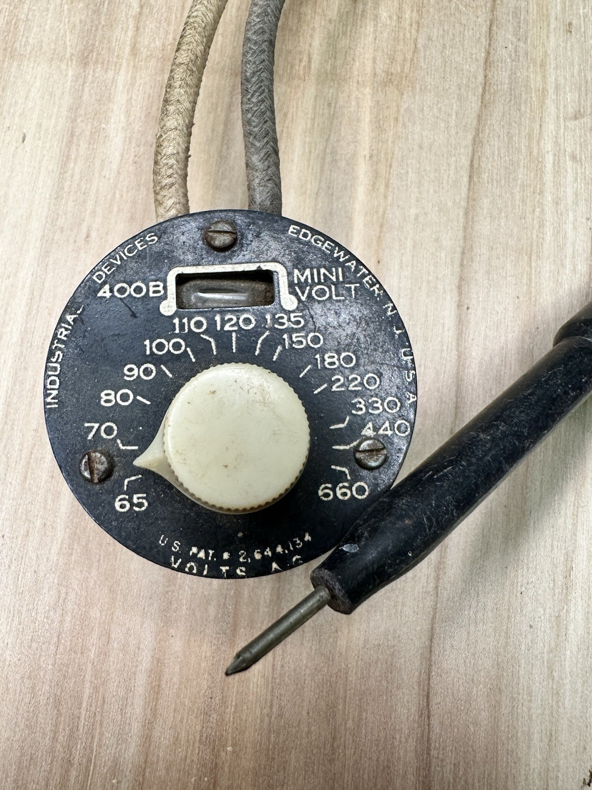 Industrial Devices 400B AC Analog Voltmeter 65-660V w/Test Leads