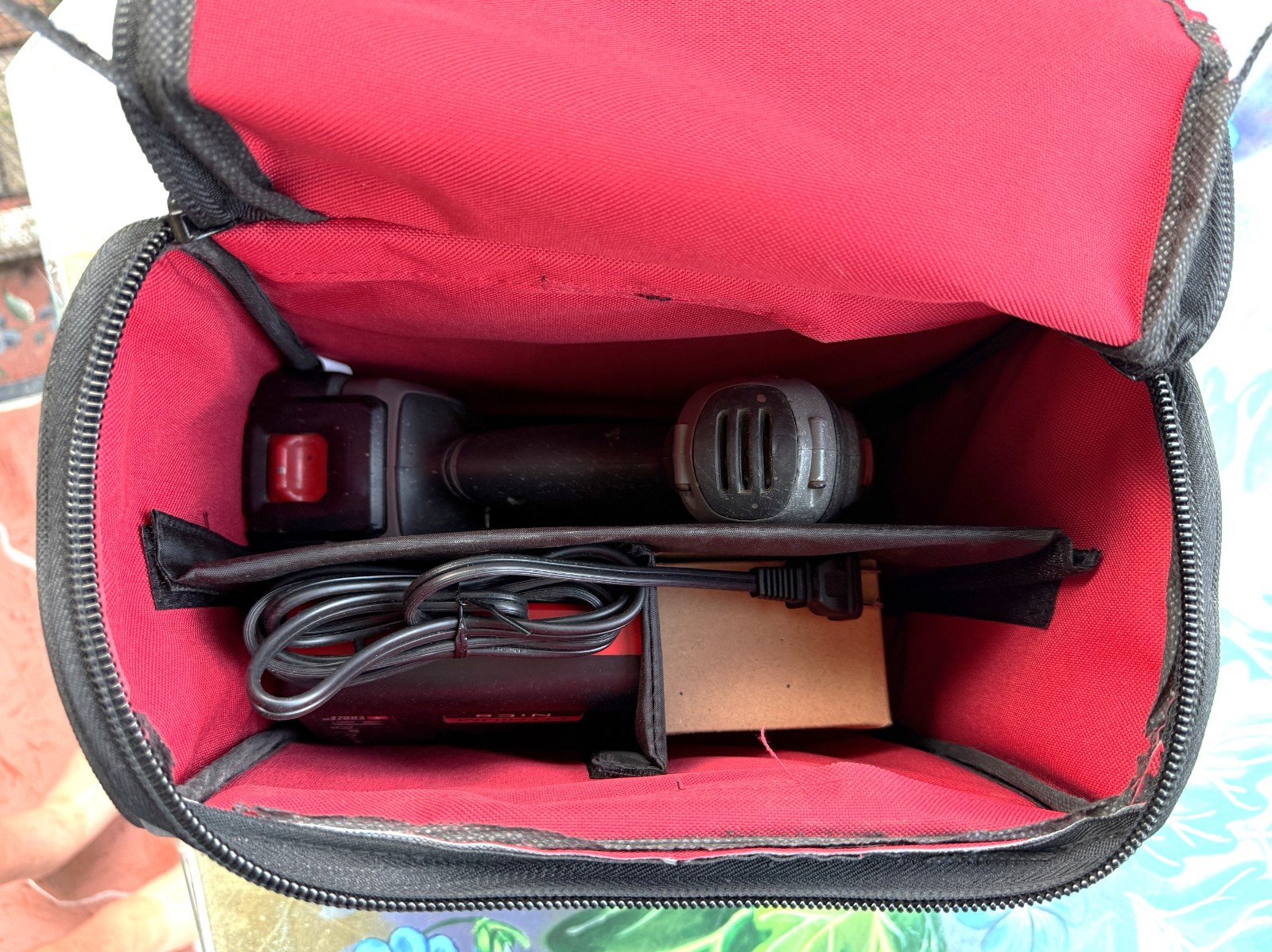 PORTER CABLE NO.  PCL 1800 CORDLESS DRILL SET: DRIIL, BAG, BATTERIES & CHARGER