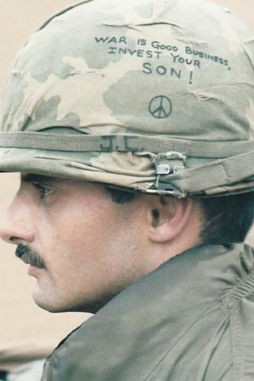Vietnam  War  Photos --   Soldier  Helmet Art