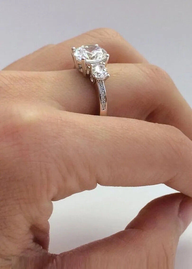 White Diamond Round Cut 2.70 Ct Lab-Created Wedding Ring 925 Sterling Silver