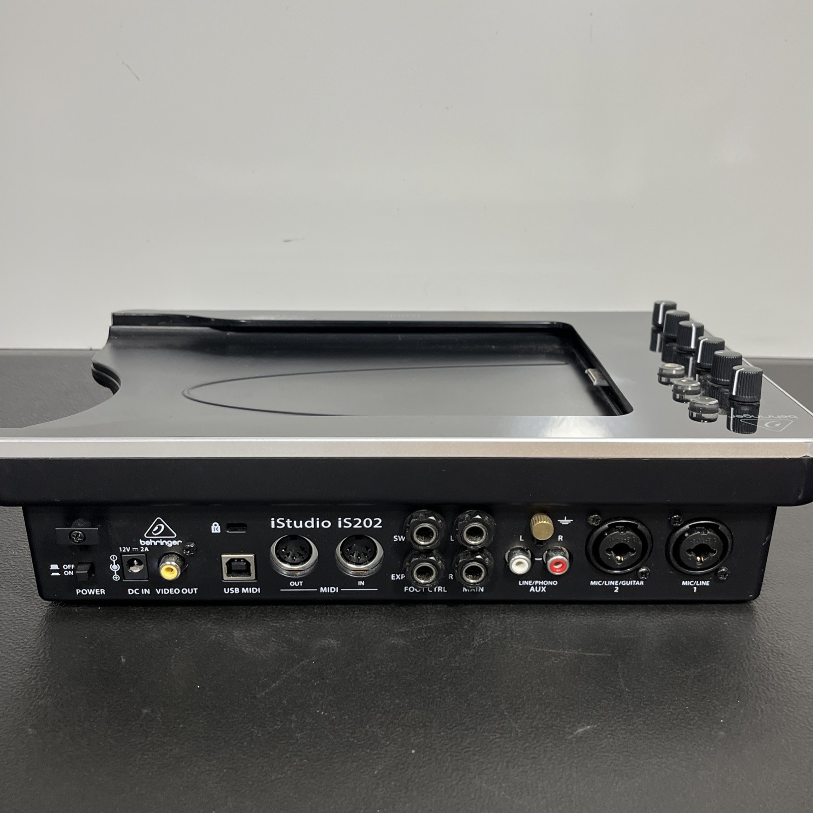 Behringer iStudio iS202 iPad Audio Interface Dock NO AC Adapter