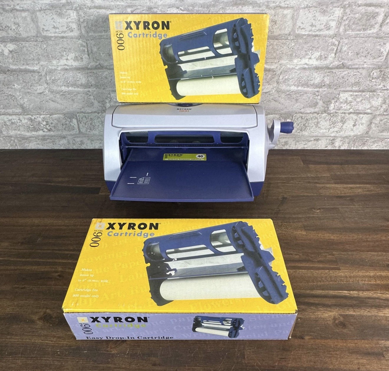 Xyron Model 900 cold laminating machine stickers labels magnets w/2 NEW refills