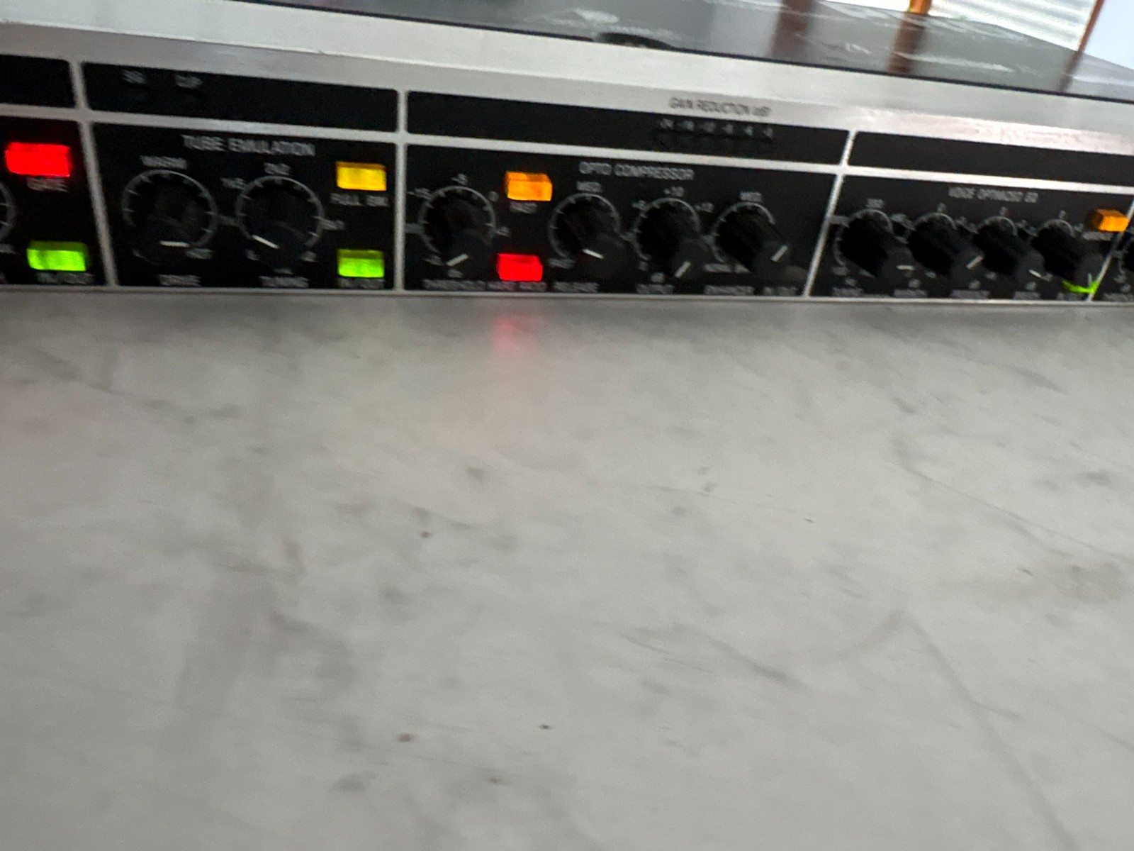 Behringer VX2000 DJ Mixer
