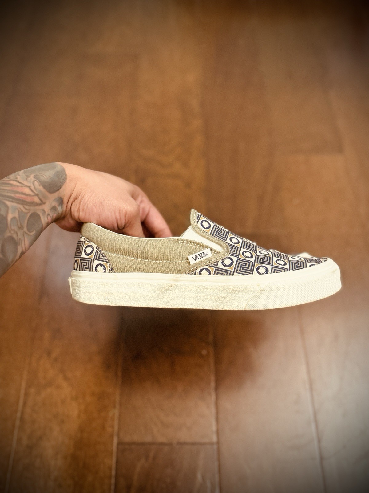 Vans Slip-On Beige Medium Width Men's  US Size 5.5 / women’s US 7