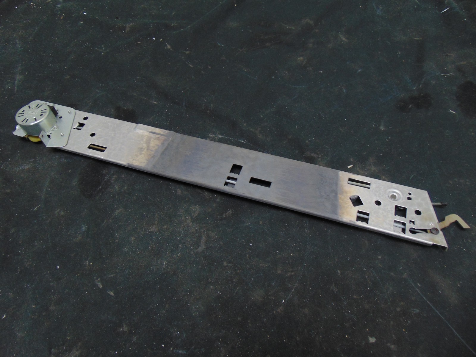 KitchenAid Electric Range KERS505XWH00 Latch Assembly WPW10471348