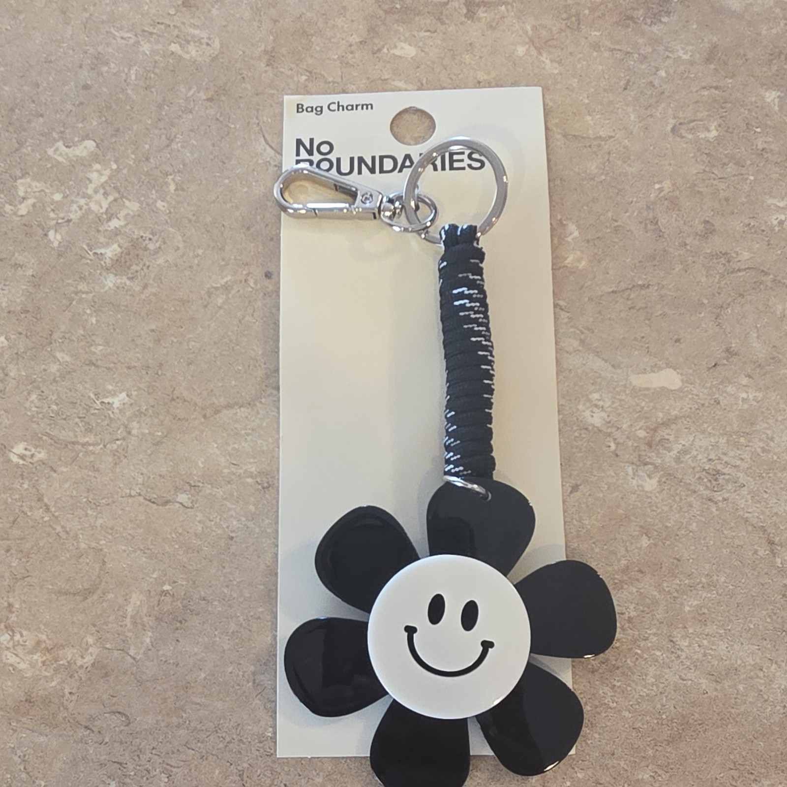 No Boundaries Flower Smiley Face Bag Charm Keychain Clip, Black/White Detachable