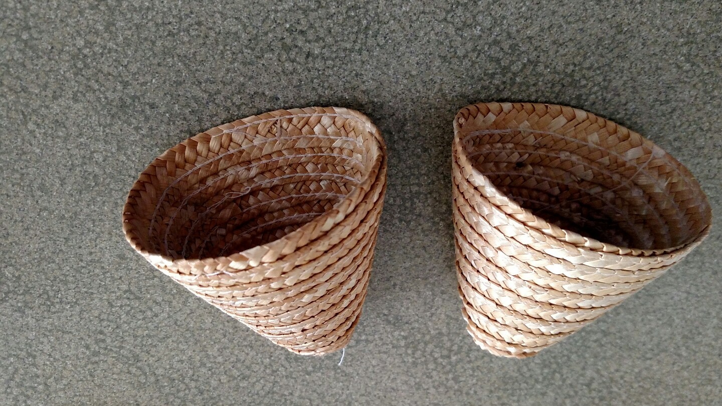 French hotte', harvest basket, made in Italy. Set of 2, for dolls up to 18"