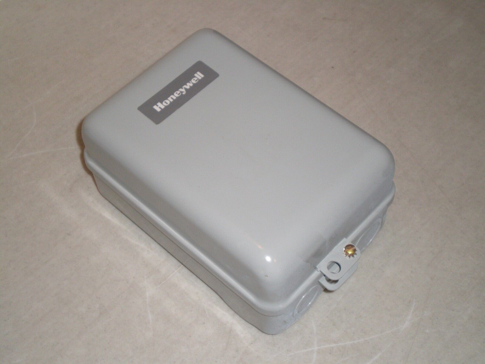 New! Honeywell 206980A NEMA 1 Enclosure 8" x 5 5/8" x 4" Deep Free Shipping!