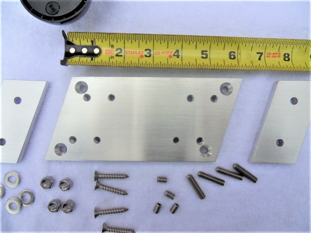 LOWRANCE TOTALLY ADJUSTABLE RIGHT SIDE TRANSDUCER MOUNTING BRACKET PLATE  F/SHIP