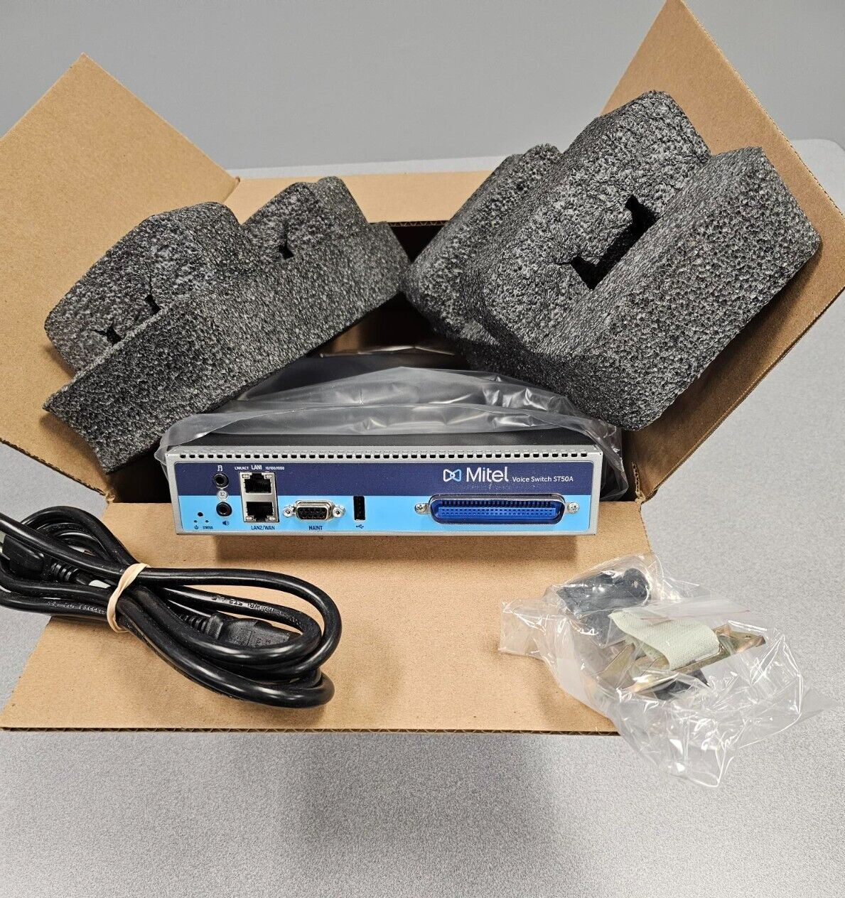 MITEL SHORETEL ST50A VOICE SWITCH FULLY TESTED EXCELLENT CONDITION + BRACKETS