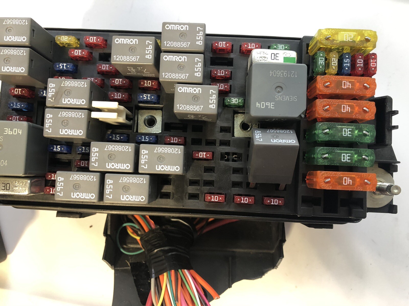 2001 CADILLAC DEVILLE FUSE BOX RELAY UNIT 1532 8711 OEM