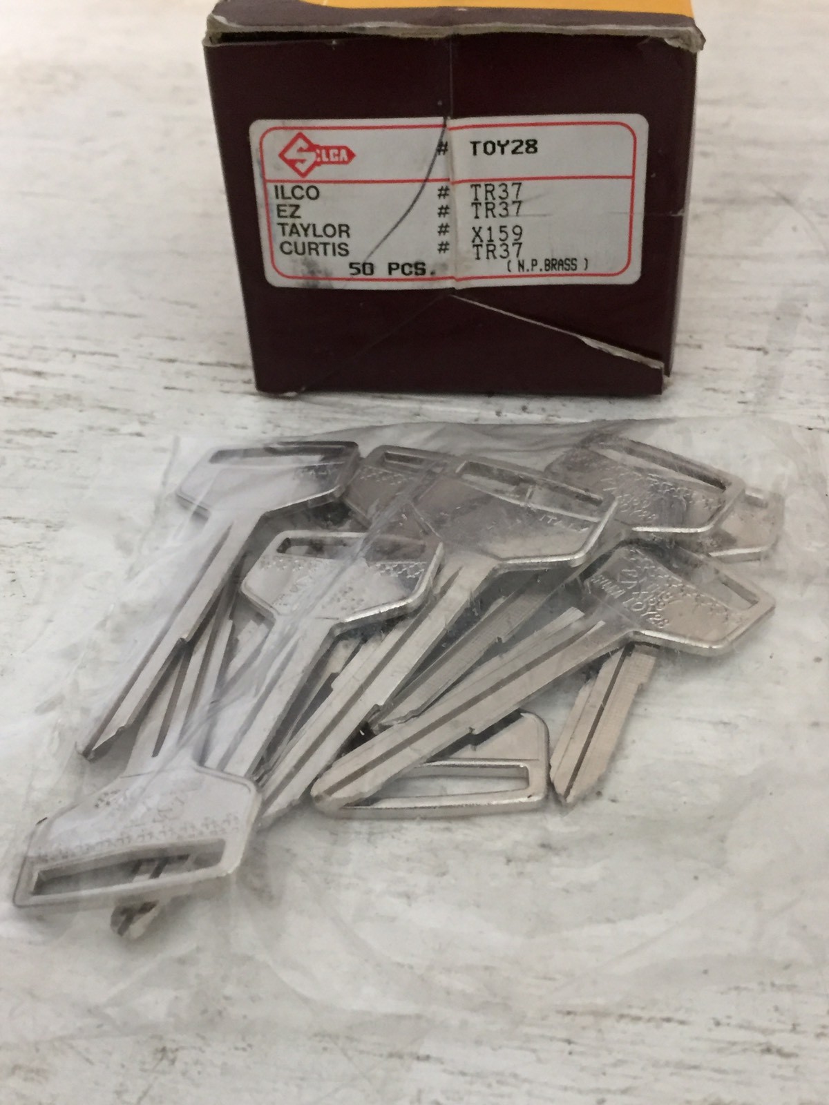 Silca Blank Key TOY28 Keyway, Toyota compaitable, TR37, X159 - LOT of 4 Keys