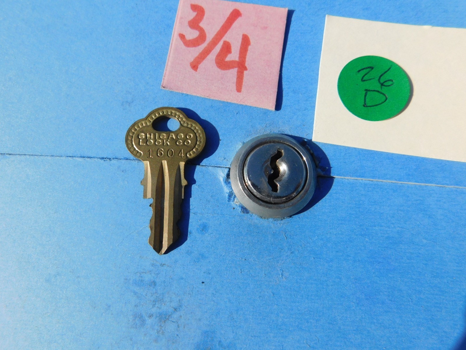 1940s-1950s Arcade Game Lock & Key ~ 3/4 inch - Chicago key 1604