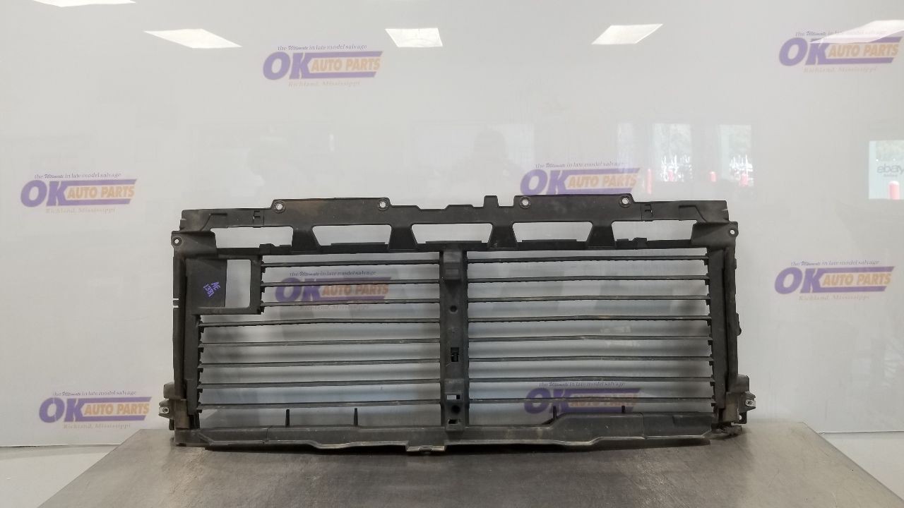 22 CHEVY SILVERADO 2500 UPPER AIR SHUTTER 6.6L DIESEL