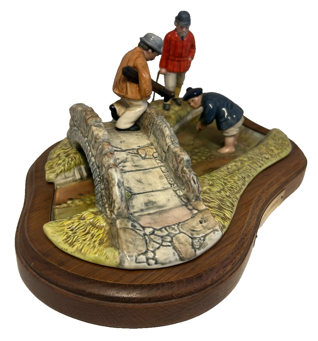 Royal Doulton D6890 In The Burn St. Andrews Diorama Of The Famous Golfing Scene