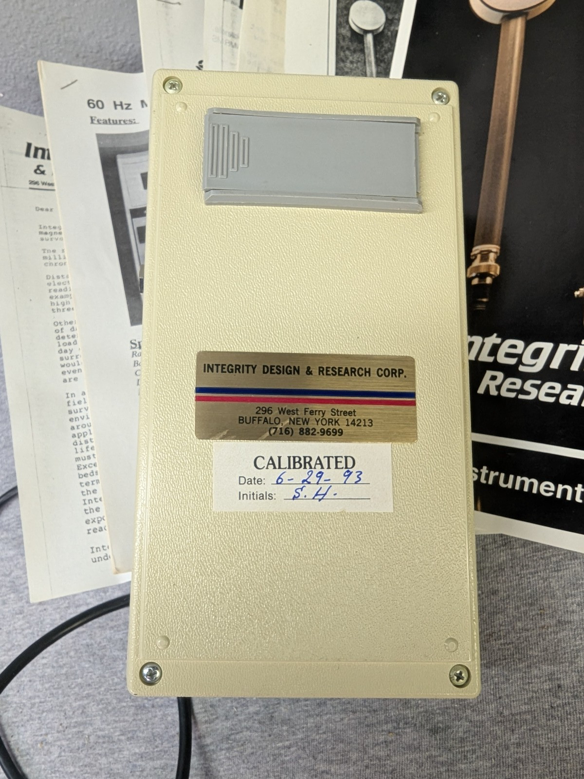 Integrity Electronics IER-109 Commercial 60 Hz Magnetic Dosimeter - Working