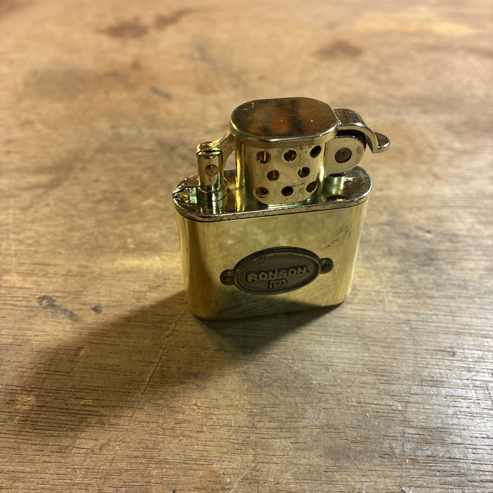 New Robson Lighter Ex Display Lighter Gold Lighter Look At Pictures