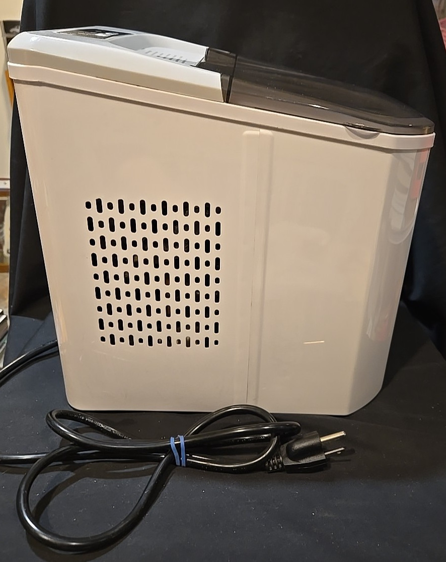 Kooler Things KT-Z6 Countertop Ice Maker Machine Self Cleaning - EXCELLENT