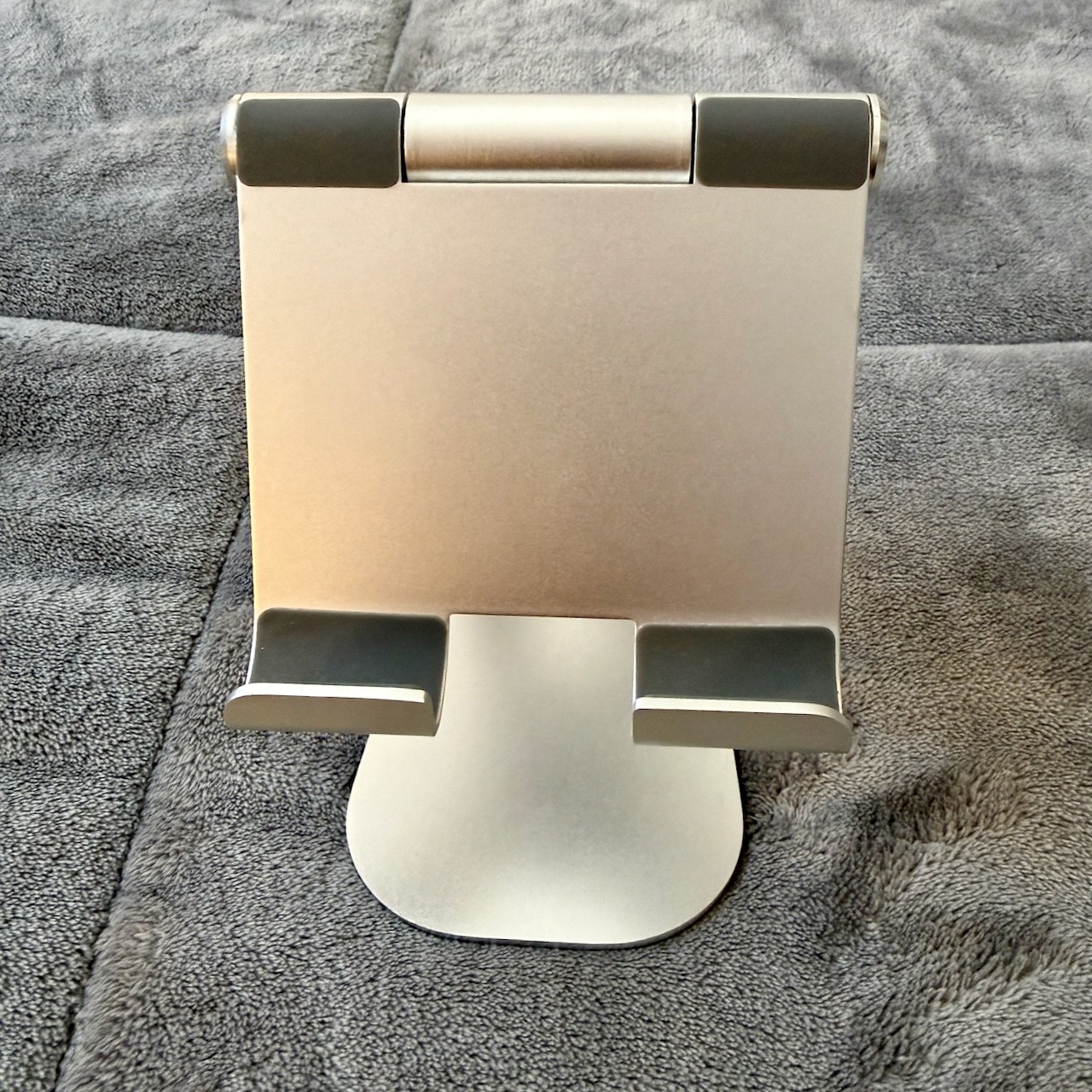 Lamicall Adjustable Aluminum Tablet Stand Desktop Holder for iPad Tablets USED