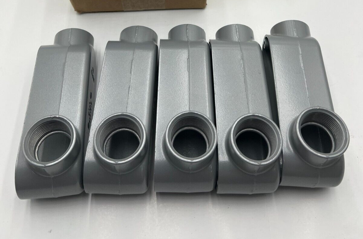 (QTY 5) Eaton LR35 Crouse-Hinds Series Conduit Body E121488 1" LR
