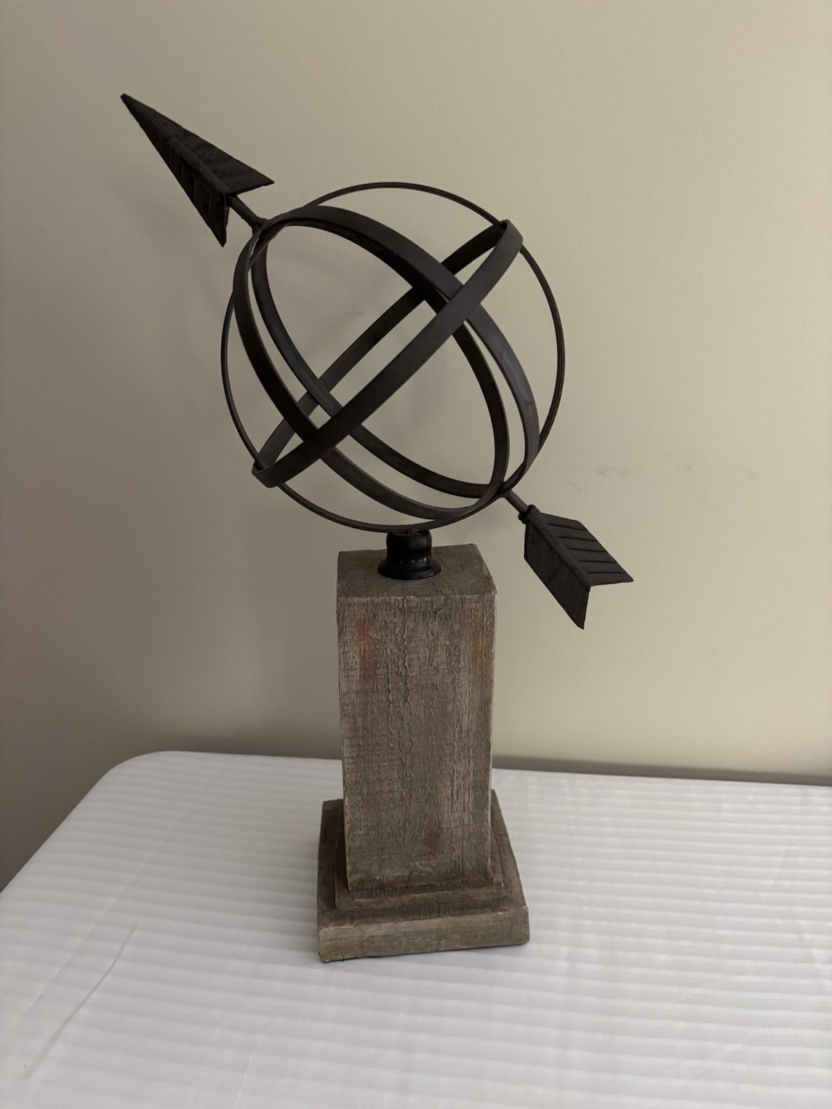 Metal Orb And Arrow Decor On  Standing Base NWT