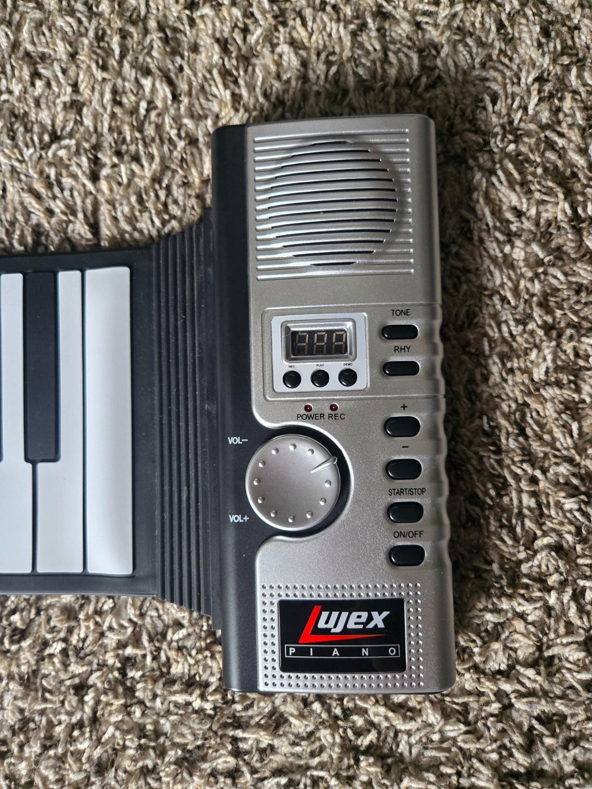 Lujex 61 Keys for Beginners Soft Keyboard Piano With 30 Demo Plays
