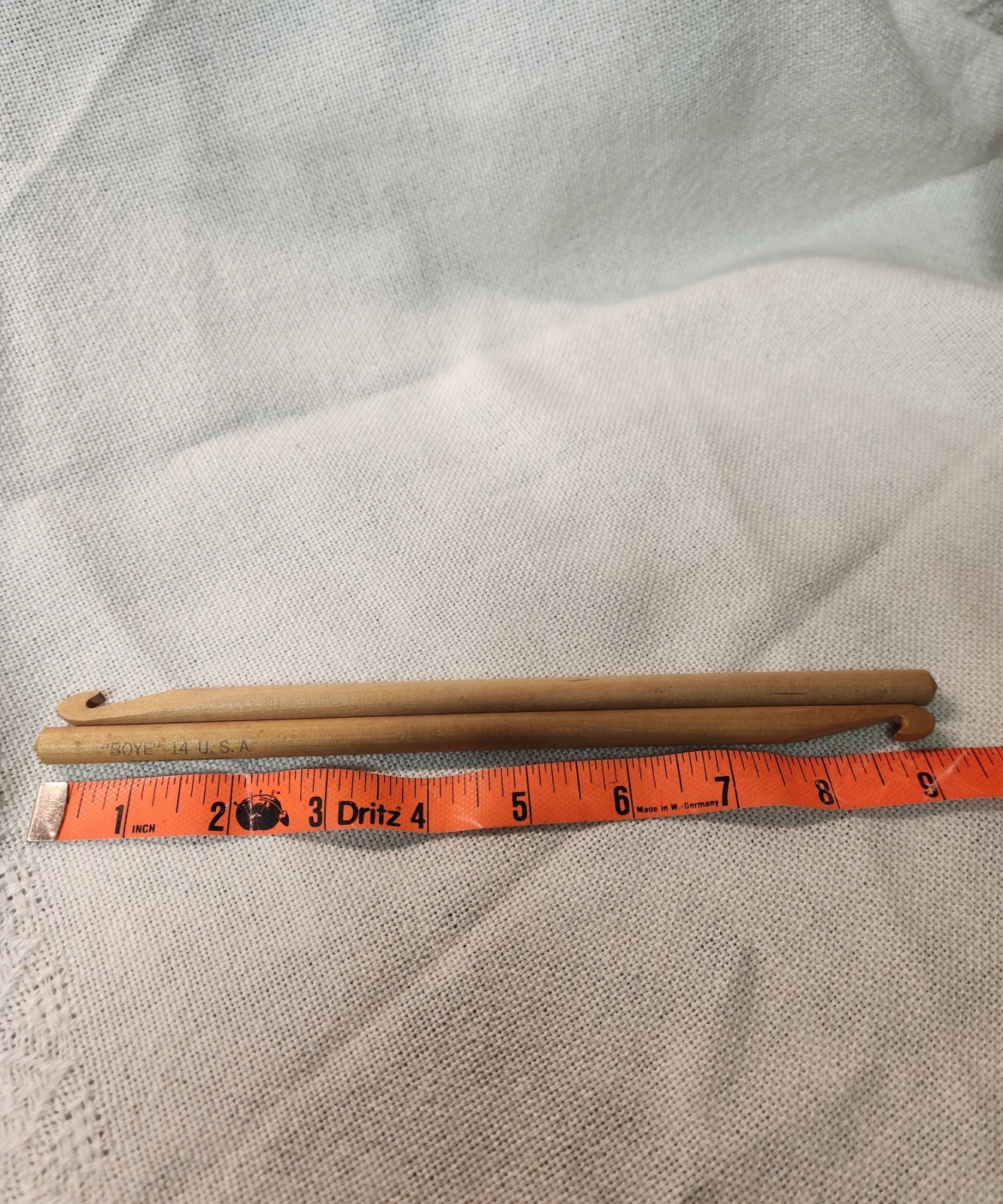 Boye 14 Wood Crochet Hooks