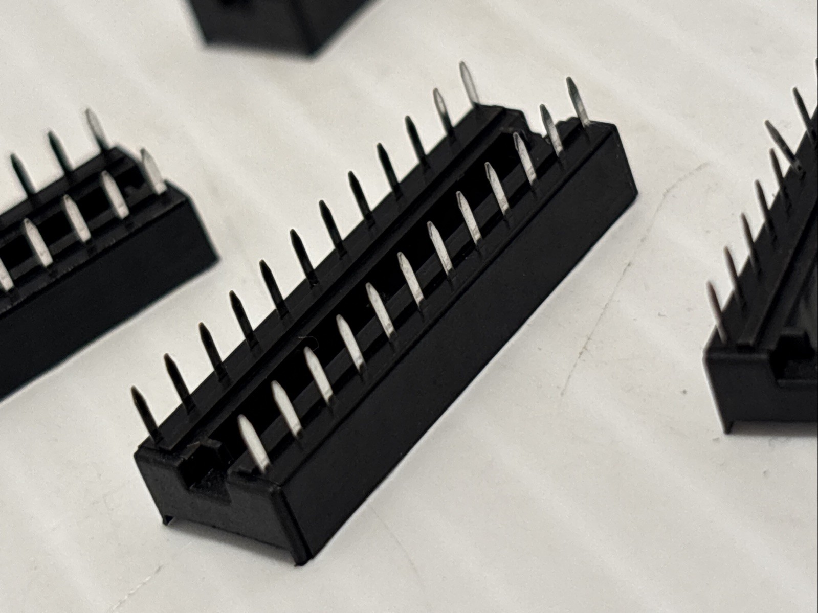 5 Pcs AMP CONNECTOR 24-PIN IC SOCKET DIP BOTTOM