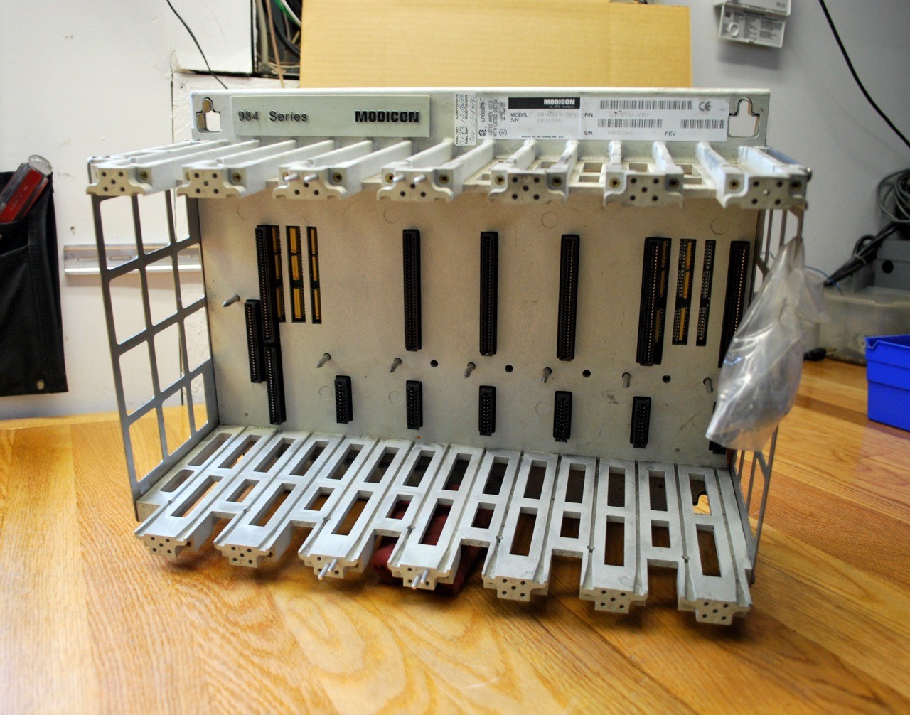Modicon AS-H819-209 - 7 Slot Chassis, 984 Series - USED