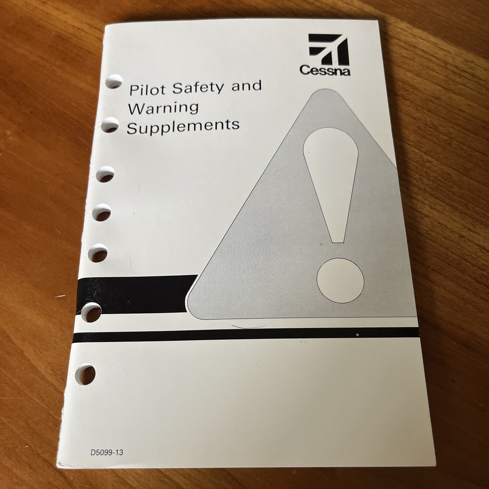 Pilot Safety and Warning Supplements by Cessna D5099-13,  1985 Issue