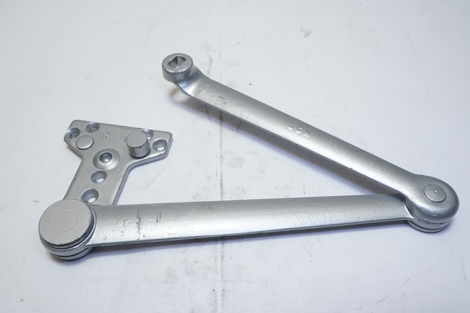 New LCN 48403077CNS 4840-3077CNS 689 Aluminum CUSH Arm Ships FREE
