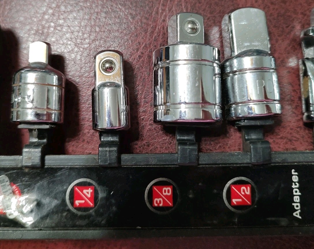 Powerbuilt 7 Piece Universal Joint and Socket Adaptor Set