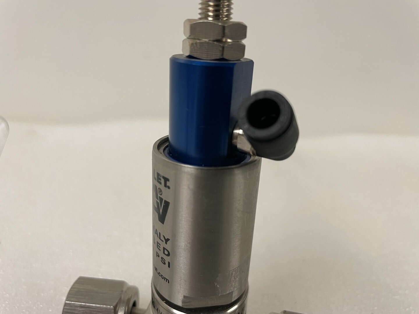 UCV Ham-let HM20 4VKLC GF4 PXDP2 + Sensor Autonics PR08