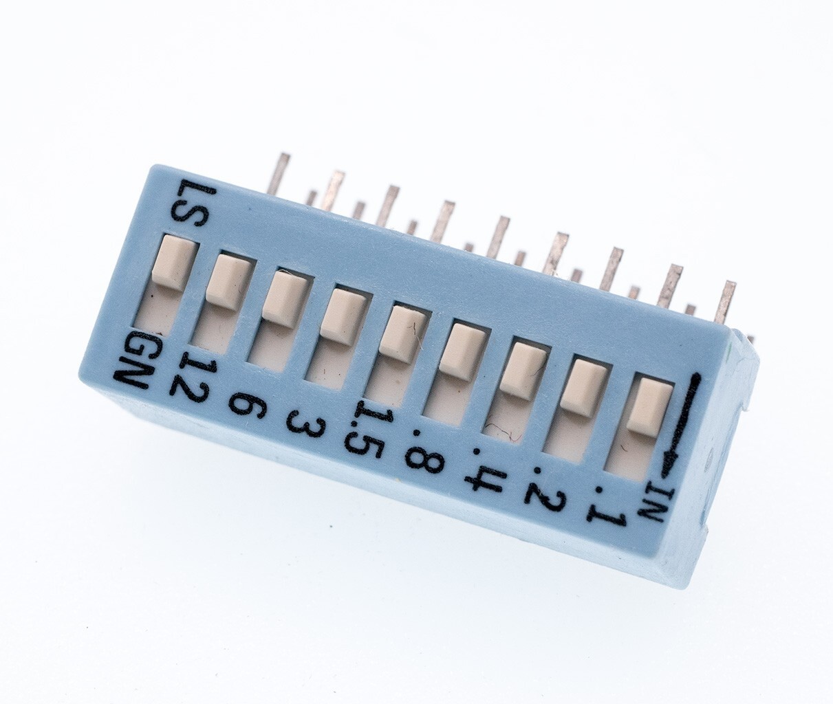 CTS 206-9RA 9 Position 18 Pin SPST Sealed Right Angle Panel DIP Switch, Lot of 5