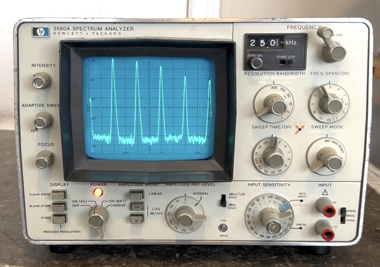 HP 3580A Audio Spectrum Analyzer with Tracking Generator 0 to 50 kHz opt 2