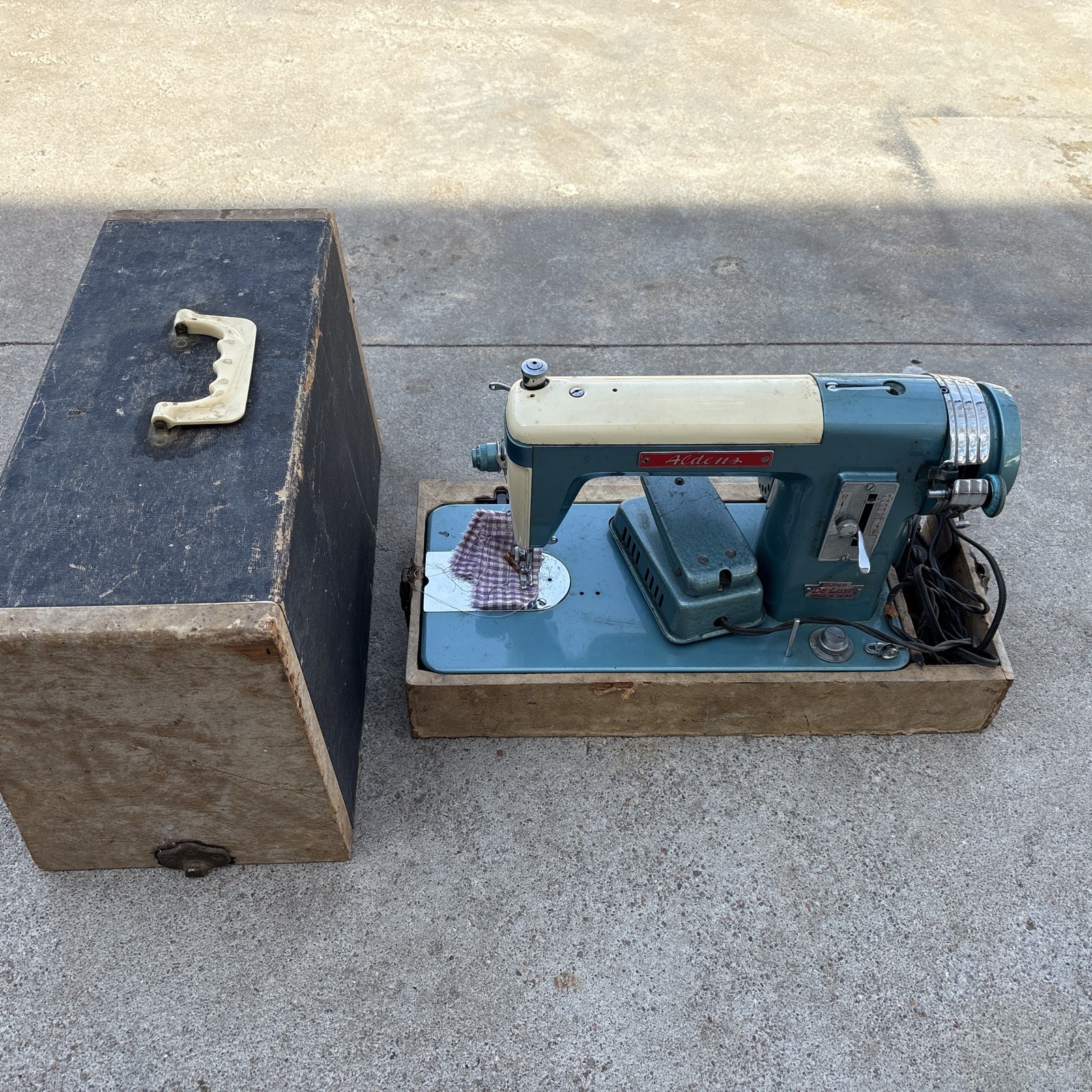 Vintage Rare! Aldens Super DeLuxe Sewing Machine W/ Pedal Made in Japan Works