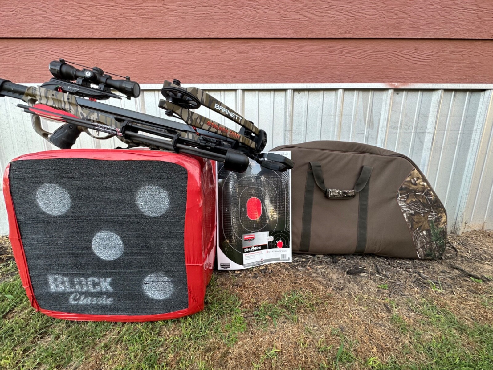 Barnett Expedition 350 Crossbow with Case, Block Target, and Splattering Targets
