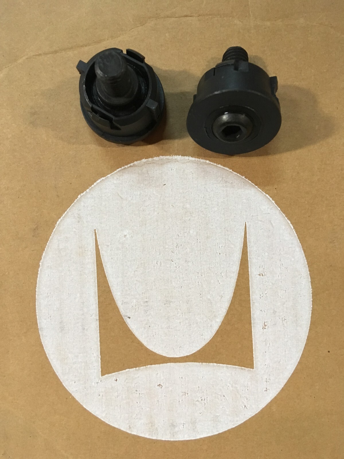 Herman Miller Aeron Chair Seat Bolt Hip pivot bearing part screw UAE00M-BK Set