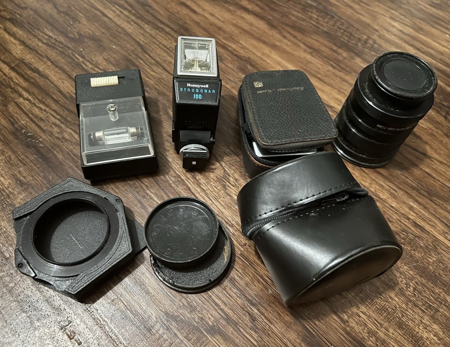 Honeywell Strobonar 100 Flash Unit Lot w/ Light Meter, Lens, Case & Lens Cap
