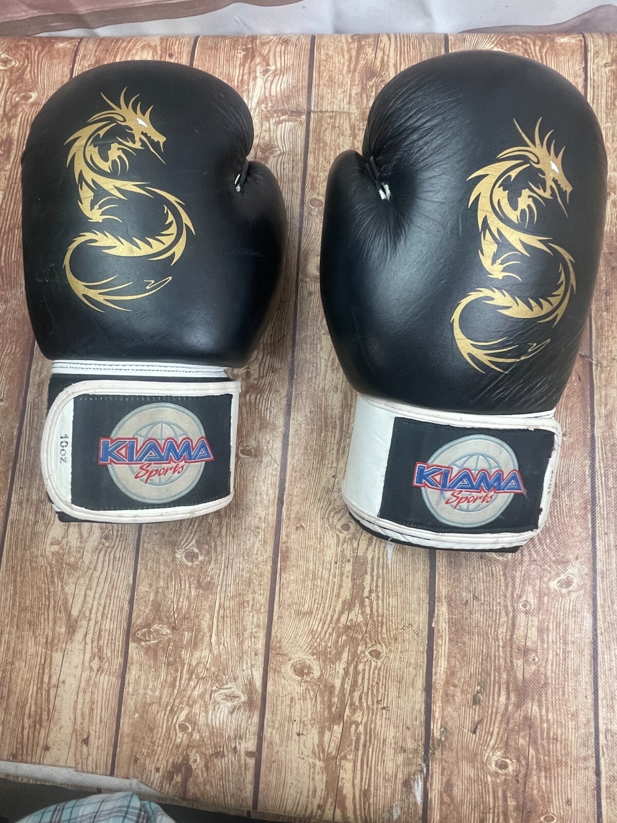 Kiama Sports 10 oz Tribal Kickboxing training gloves black dragon