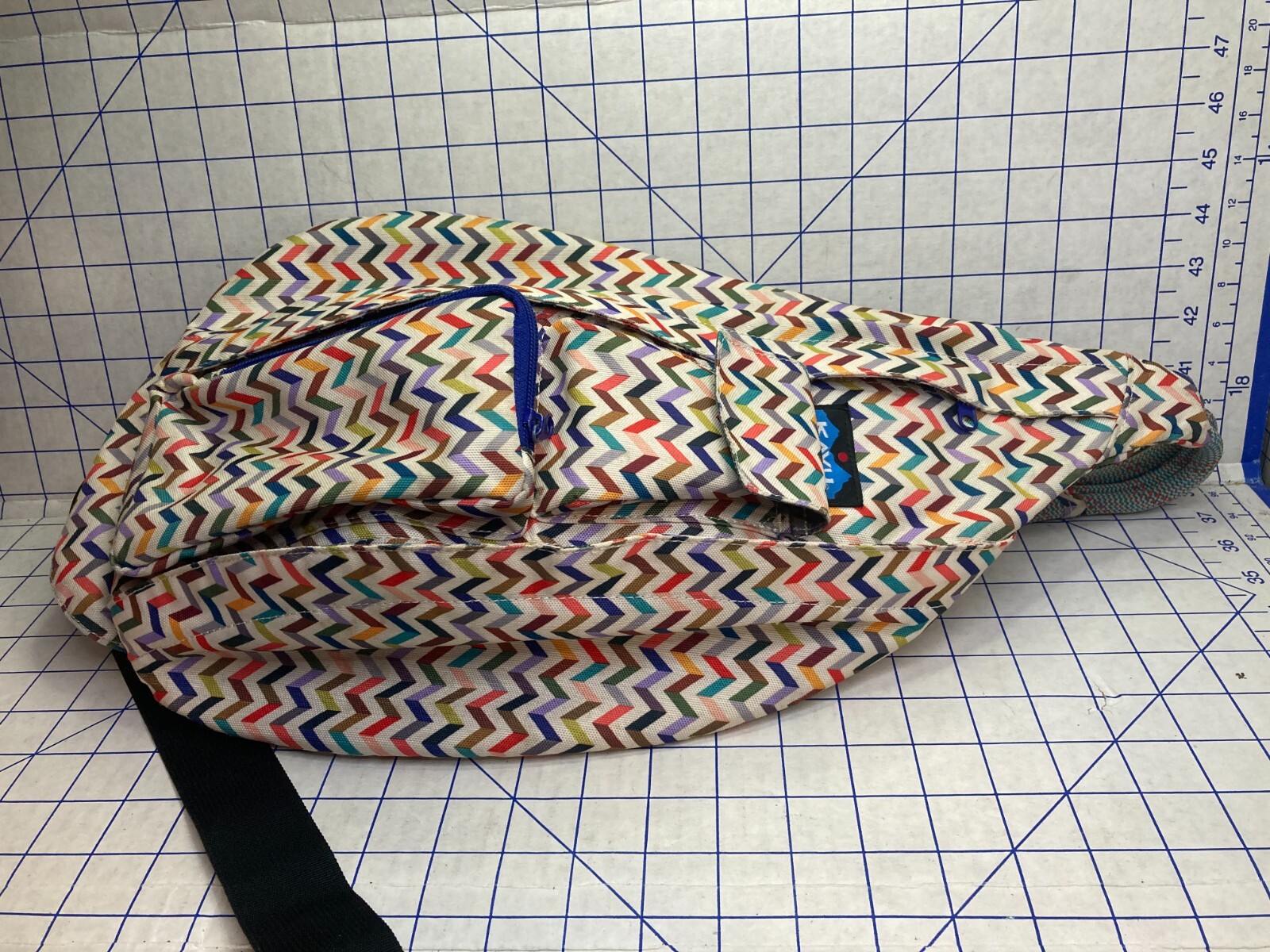 Kavu Rope Sling Bag Crossbody Backpack Multicolor Chevron Pattern Nice!
