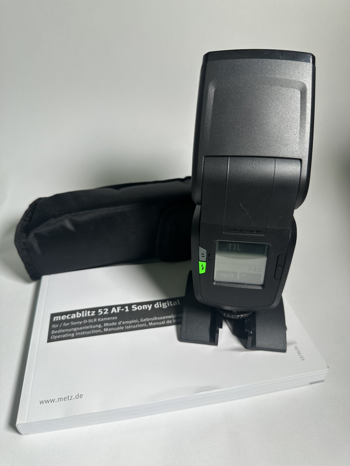 Metz 52 AF-1 Digital Flash for Sony TTL Shoe Mount Touchscreen
