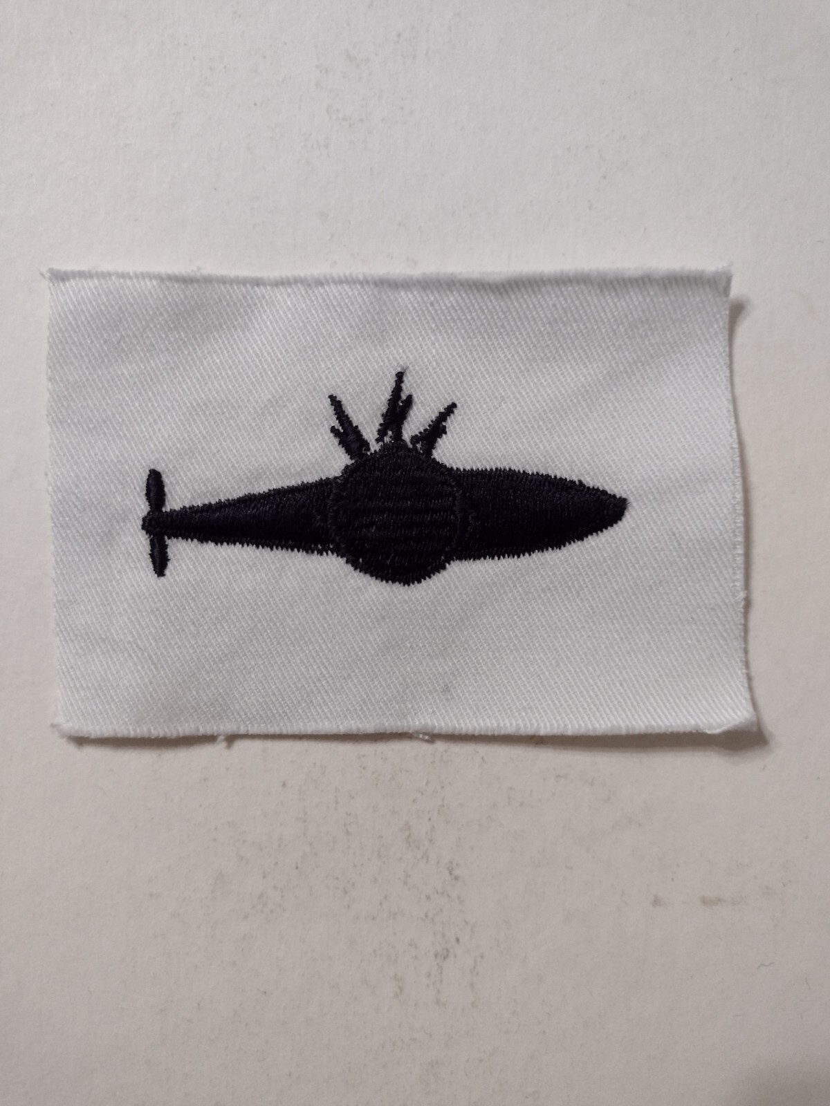 USN ADVANCED UNDERSEA WEAPONSMAN SLEEVE INSIGNIA BLUE ON WHITE 1949-1961 :KY21-1