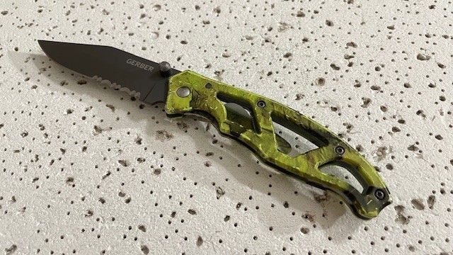 Gerber 4660920A Stainless Steel Combo Blade Green Camo Handle Folding Pocket Kni