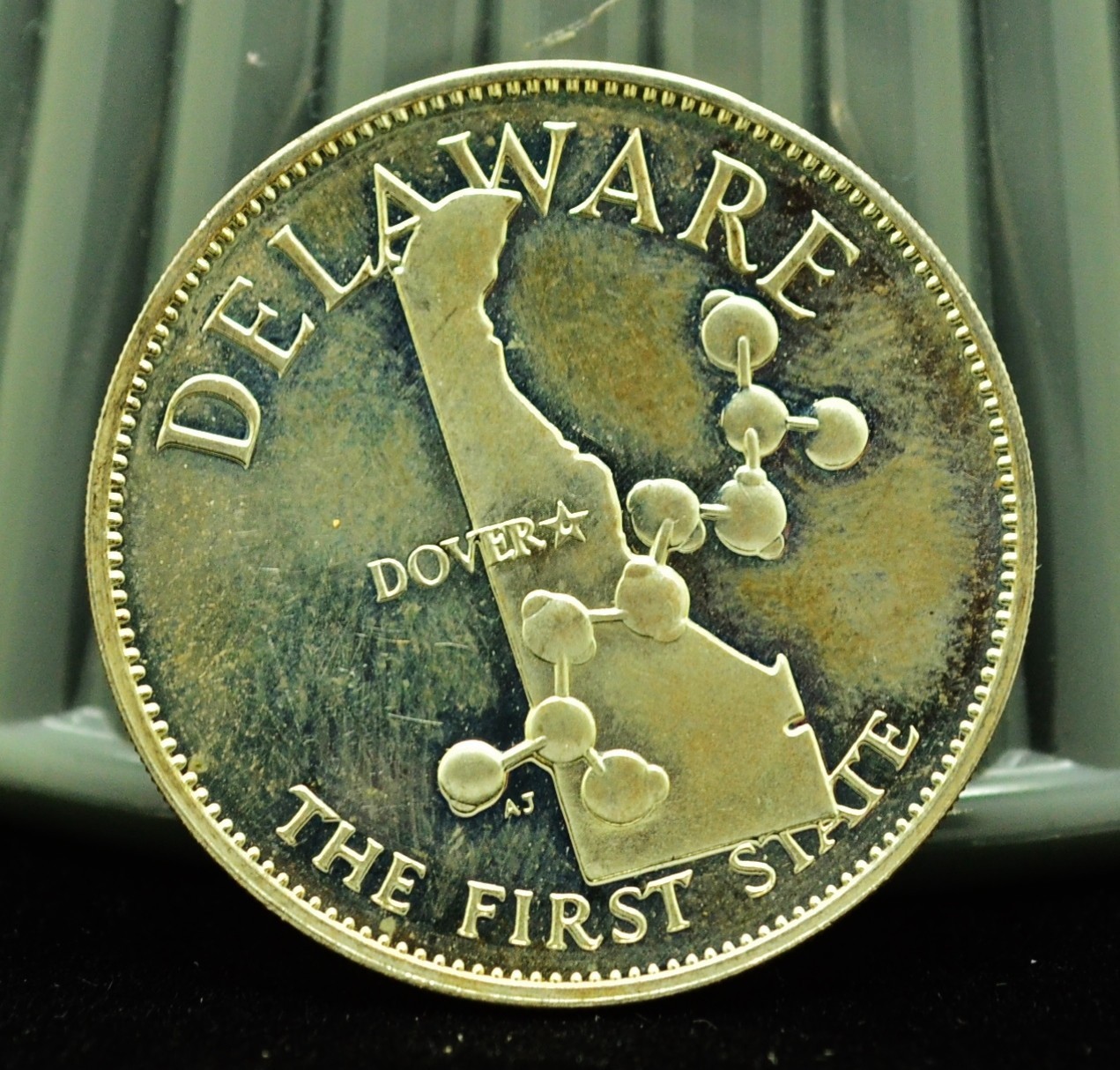 925 Silver Franklin Mint Art Round State of Delaware